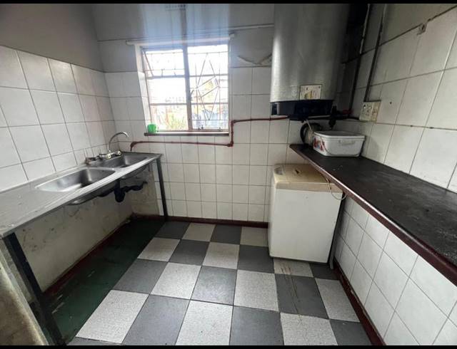 6 BEDROOM HOUSE FOR SALE IN PRETORIA WEST